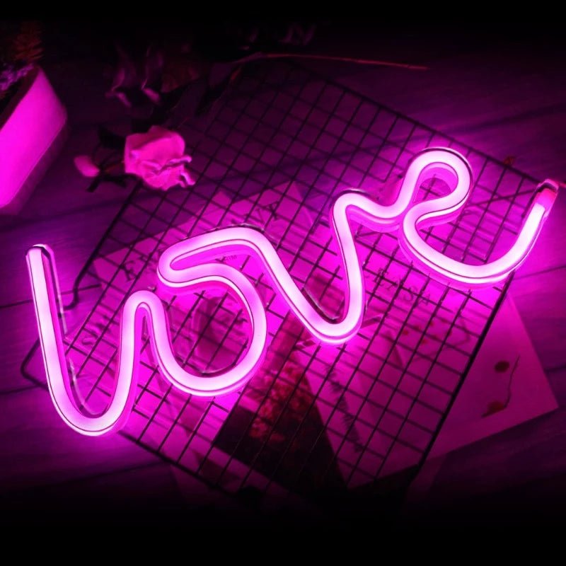 Neon Love Sign - pleshy